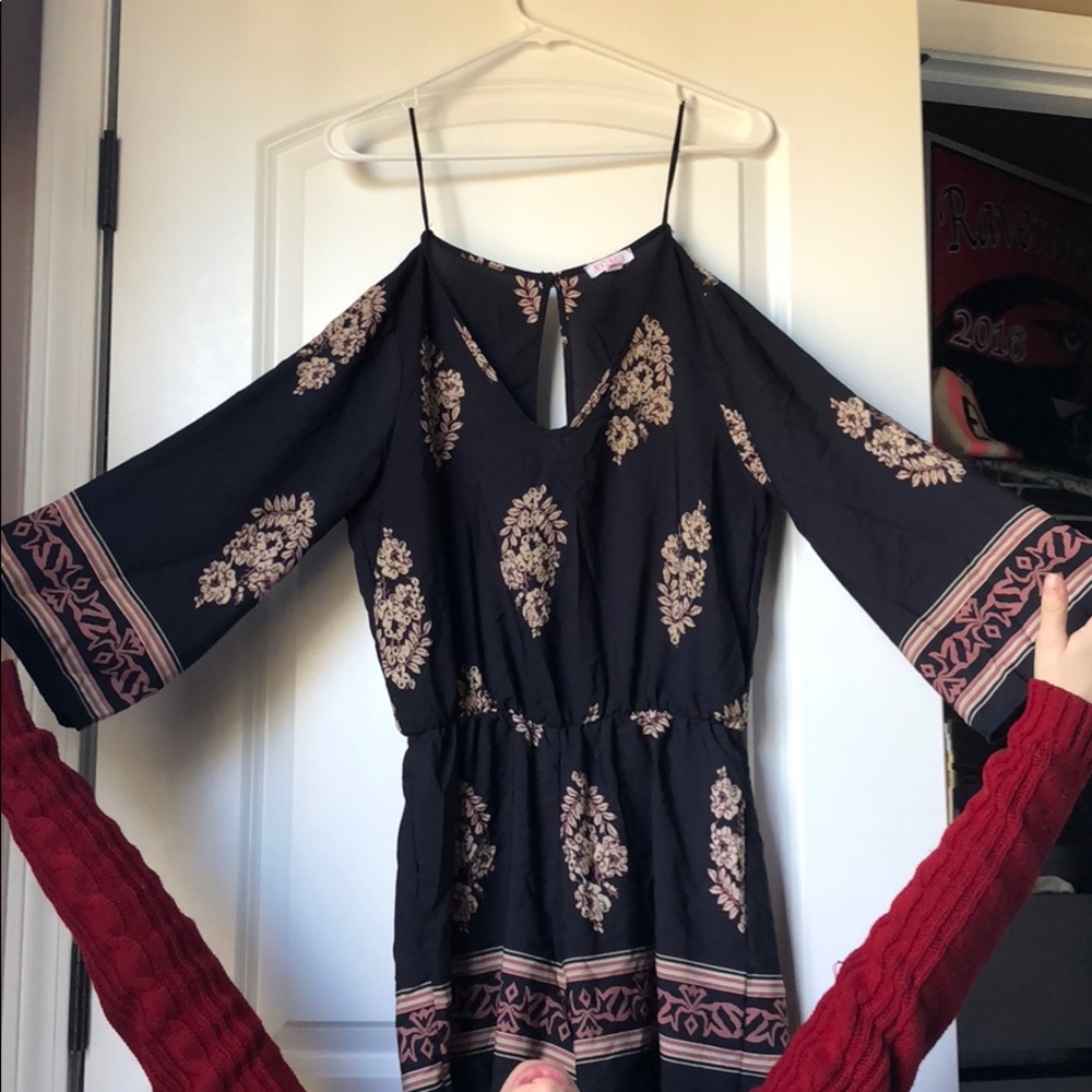 CUTE ROMPER- PERFECT FOR SPRING AND SUMMER- NAVY